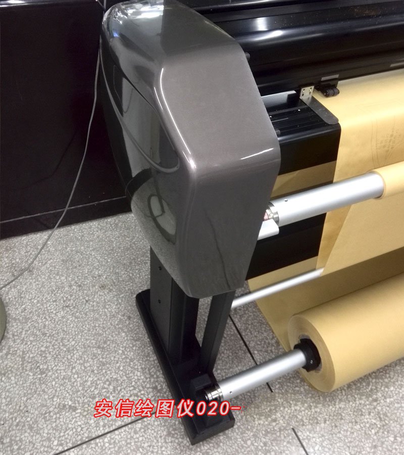 新雳服装绘图仪喷切系列